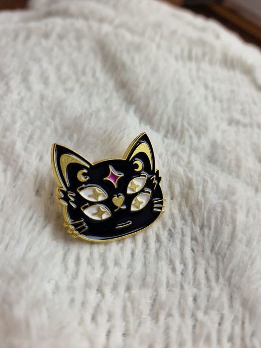 Przypinka pin wpinka pins złota broszka alternative gothic  kot witch