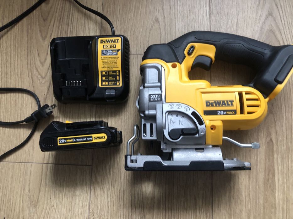 Wyrzynarka Dewalt