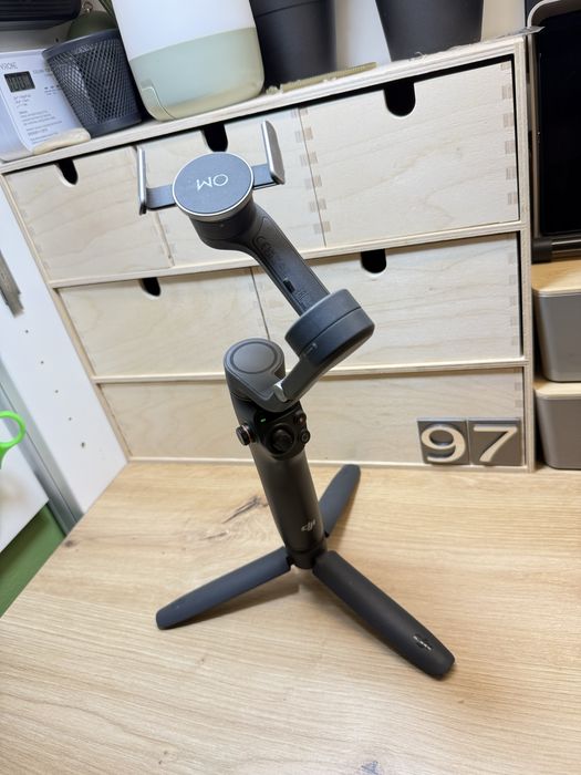 DJI Osmo Mobile 6 (OM 6) + statyw + uchwyt magnetyczny