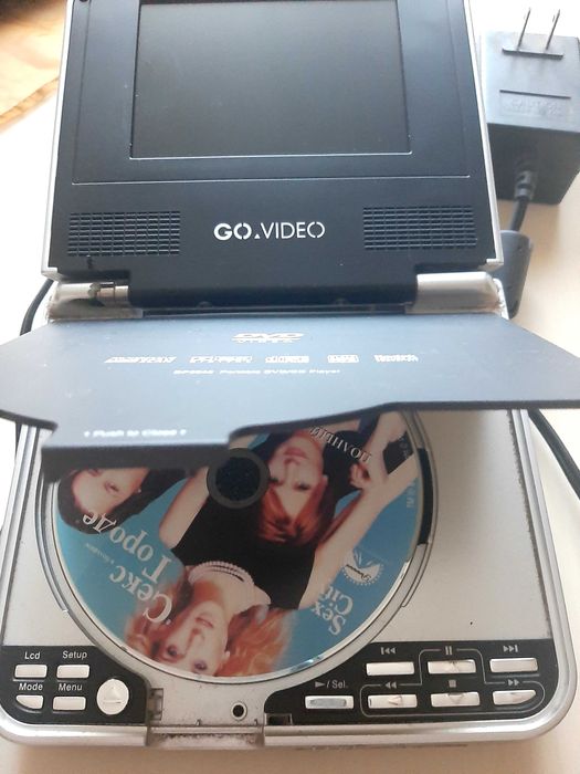 DVD/CD плеер с экраном