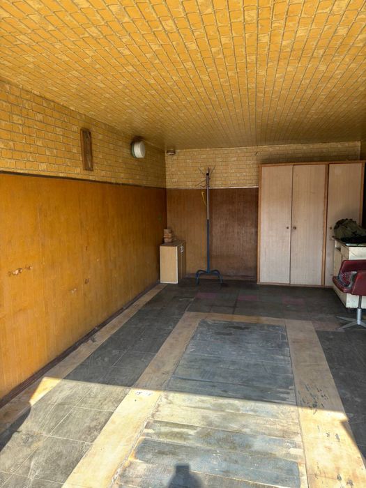 Продаю гараж (без торга)