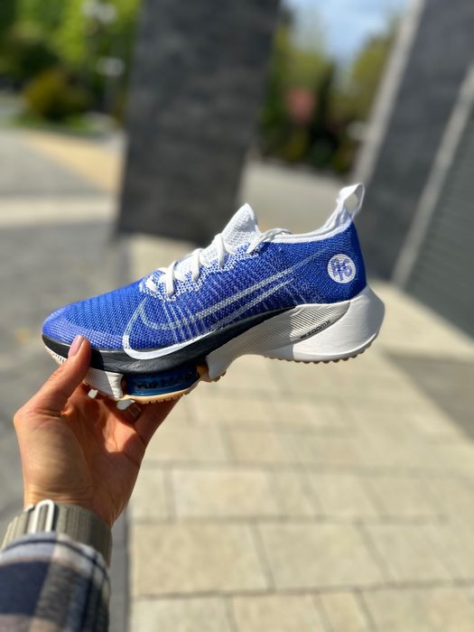 Жіночі оригінальні бігові кросівки Nike Air Zoom Tempo DV2147 400