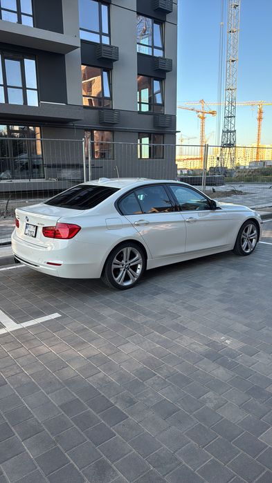 Продам бмв 328i авто 2014 год