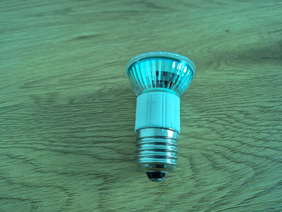 Inteligentna Żarówka Matter RGB LED E27 Moes MWB-TDA9-RCW-E27 Tuya + Gratis