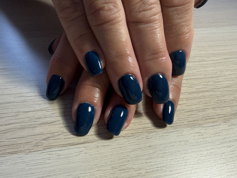 Paznokcie żelowe, manicure hybrydowy