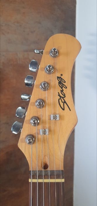 Guitarra Strat Stagg S250