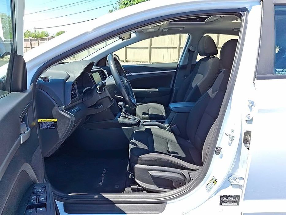 Hyundai Elantra Value Edition      2019