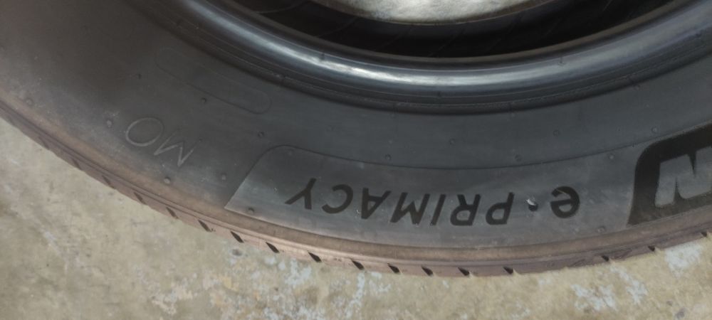 Pneus 235/55/18 semi novos