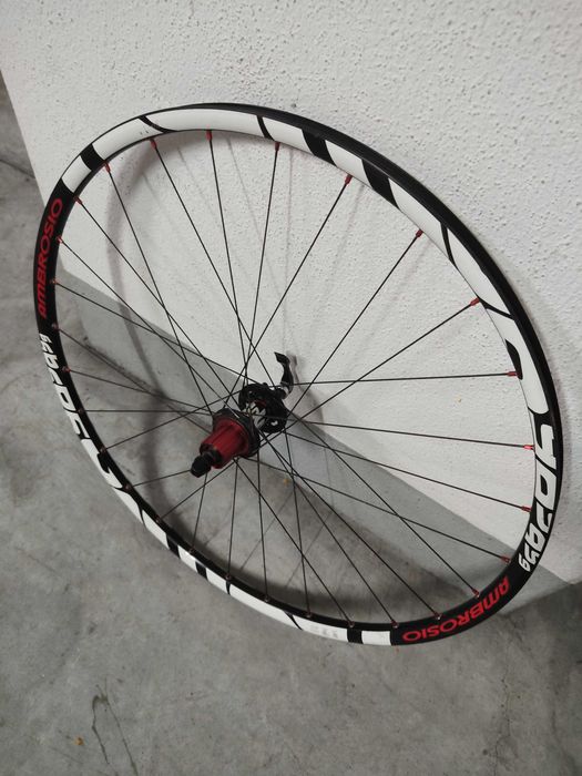 Rodas MTB 29' e pedais look Jorbi