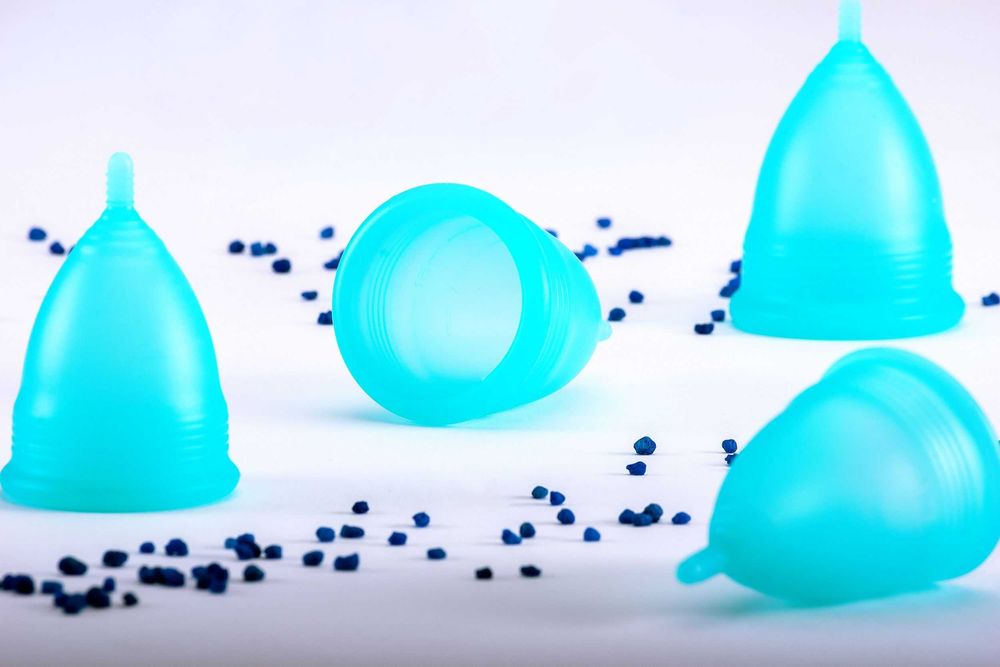 Kubeczek menstruacyjny QUEEN CUP 100% z medycznego silikonu certyfikat