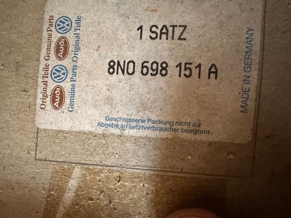 8N0698151A Колодки гальмівні передні Audi A3 TT VW Golf4Bora SEAT Leon