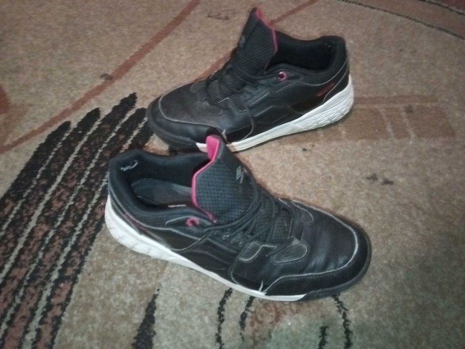 Buty męskie niskie Umbro Revenger r. 41