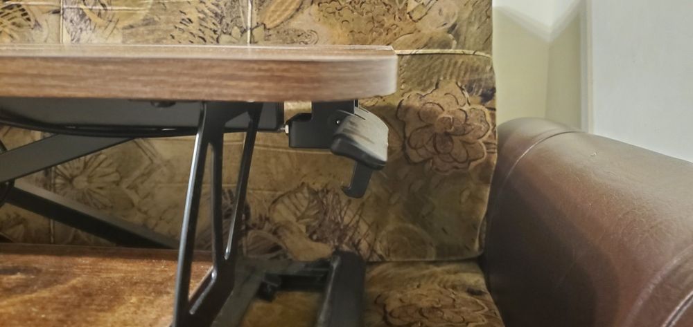 Podstawka pod laptopa i monitory – ergonomiczne rozwiązanie do pracy