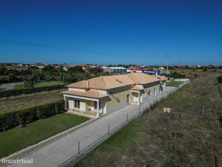 Moradia T4 com terreno, em Franco perto do Paião