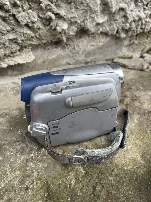 Продаю Відеокамера Canon MD120