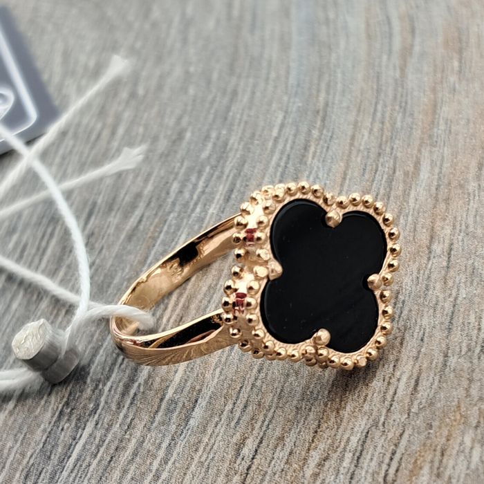 Золотое кольцо Клевер золота обручка золото 585