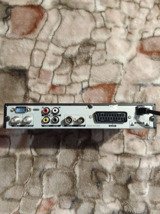 Супутникові тюнери 2шт.Locus і SatCom.