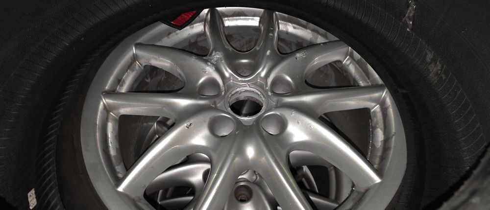 6 pneus 275/45 R19 Pzero a mais de meio piso e 4 Jantes