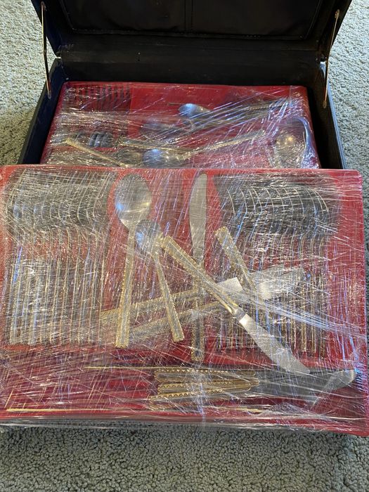 Solingen Flatware Set64861262656641126