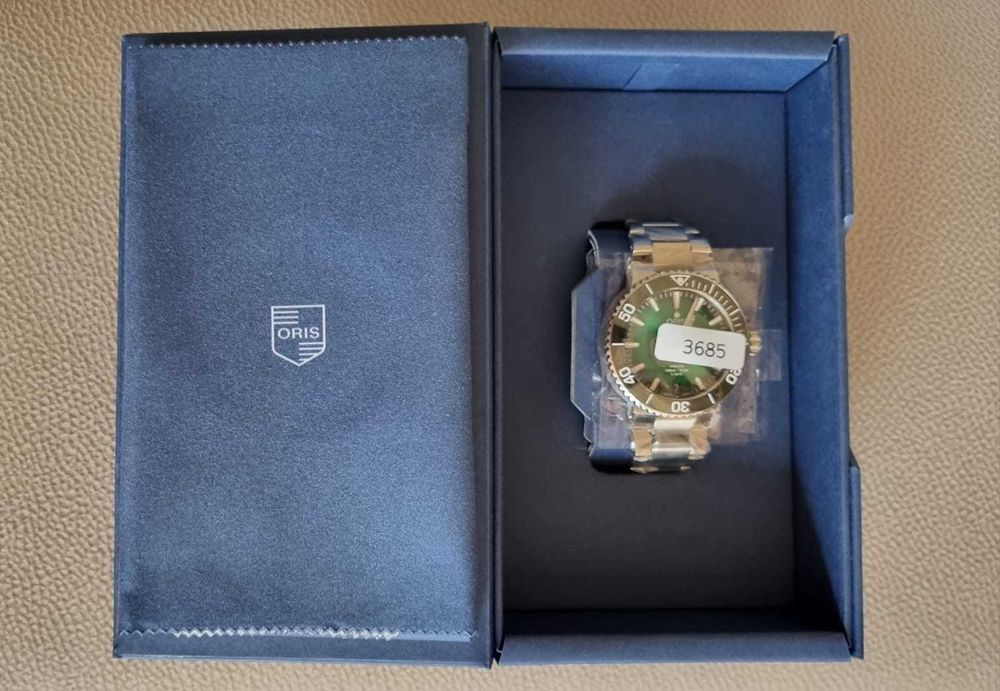 Relógio Oris Aquis Date 400