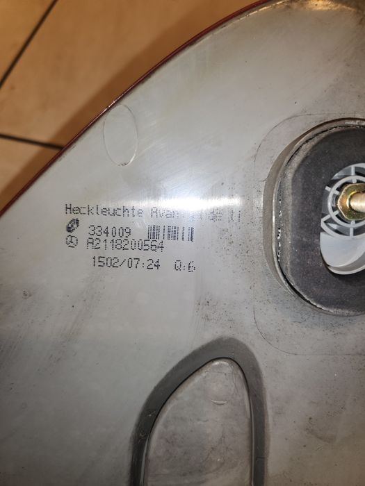 Mercedes E211 sedan lampa tyl lewa ledowa kompletna orginal