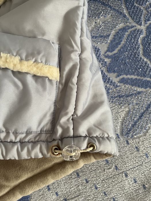 Подарю куртку на девочку, размер 98