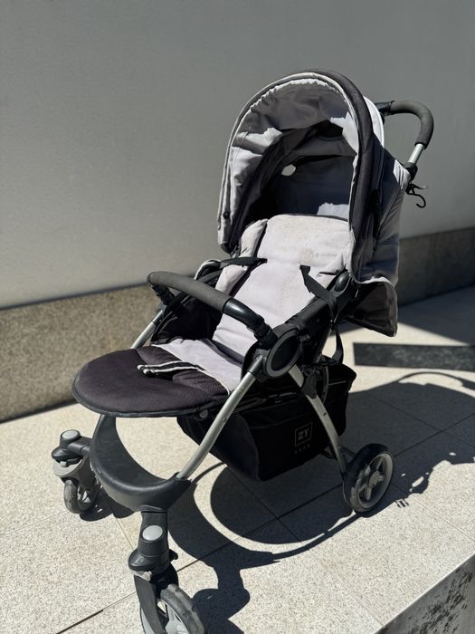 Carrinho bebe , cadeira e mesa