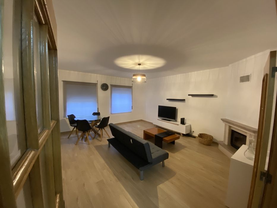 Apartamento t2 restaurado em peniche em zona calma e  bem localizada