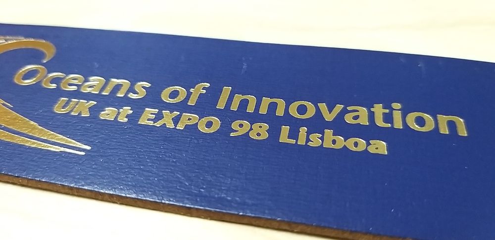 Marcador de Livro em pele.