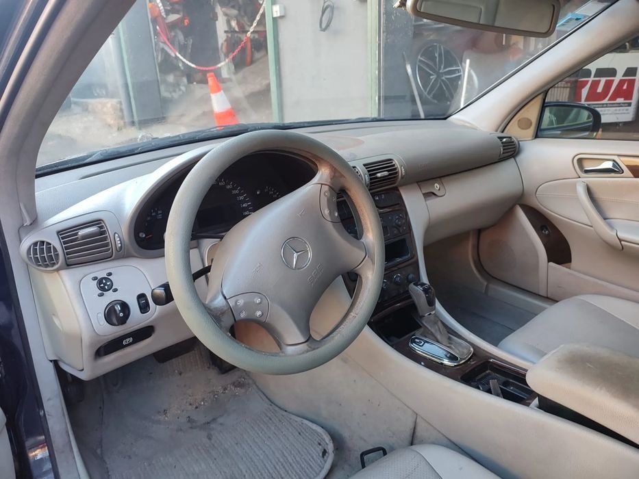 MERCEDESCLASSEC2001