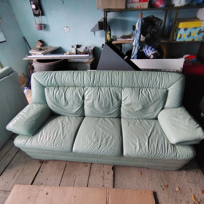 Продам  шкіряний гарнітур 3+2+1 .