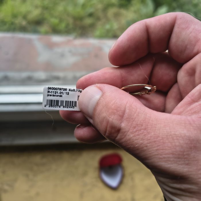 Złoty pierścionek apart próba 333