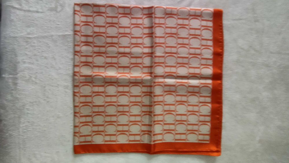 Lenço Carolina Herrera