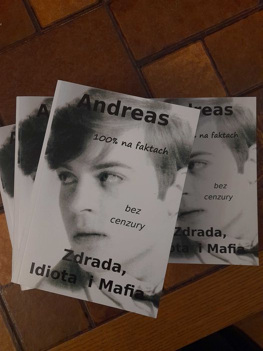 Książka "Zdrada, Idiota i Mafia" autor Andreas 600 str - drukowana