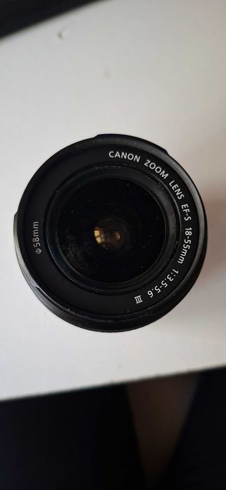 Objetiva Canon EF-S 18-55mm f/3.5-5.6 III
