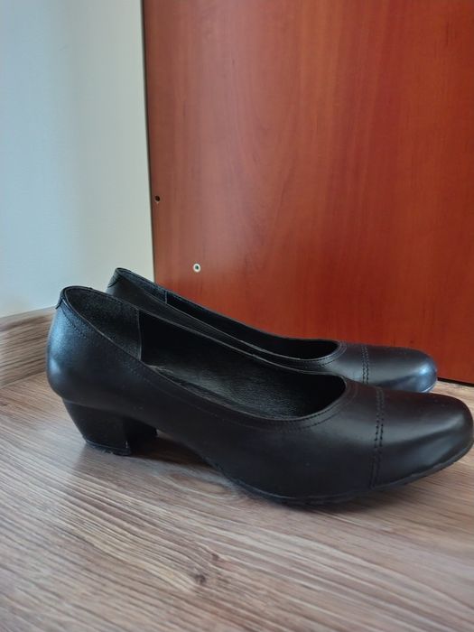 Skórzane czółenka na małym obcasie damskie 41