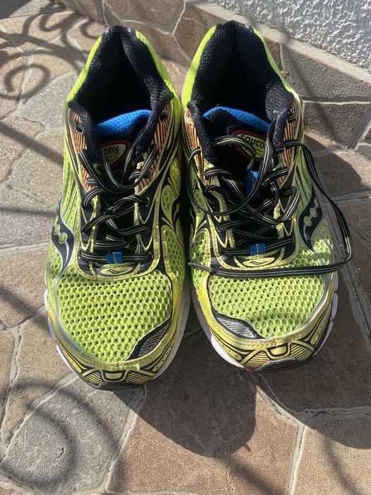 Соловічі кросівки в хорошому стані