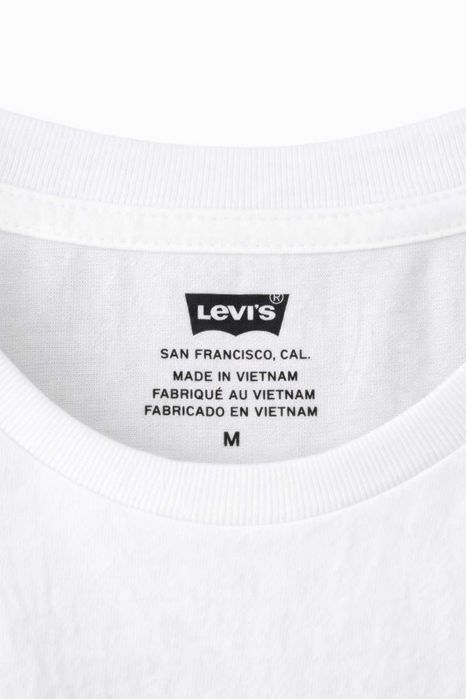 T-Shirt Levi’s® Branca com Logótipo Batwing Vermelho – M