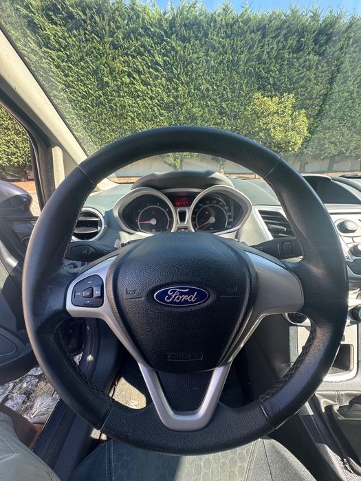 Ford fiesta titanium foto 2