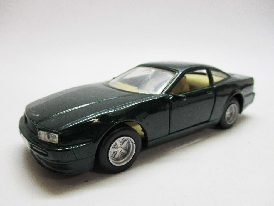 Carros miniaturas de colecção