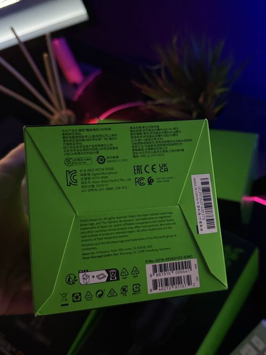 Razer Seiren V3 Chroma — USB-мікрофон, RGB, Tap-to-Mute, новий