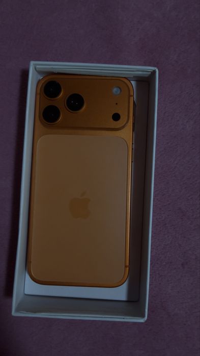 Телефон Iphone 17 pro max на androide