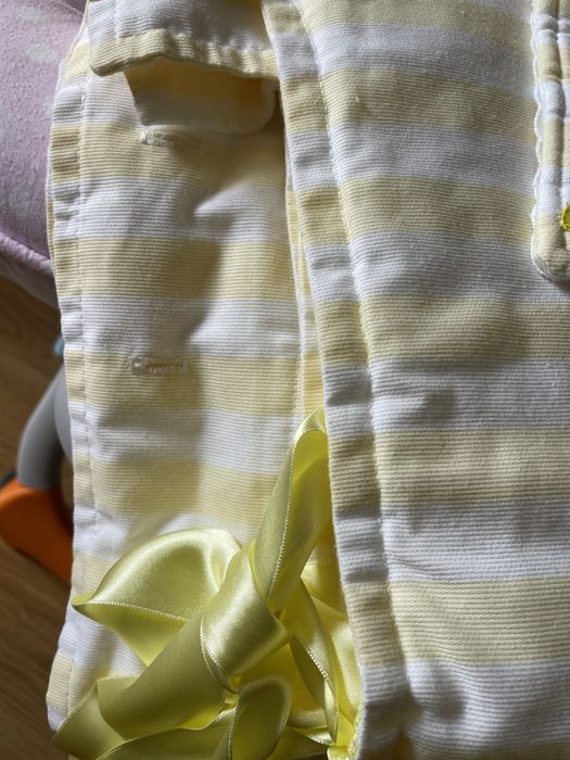 Berço antigo bem conservado. Não necessita de pintura.