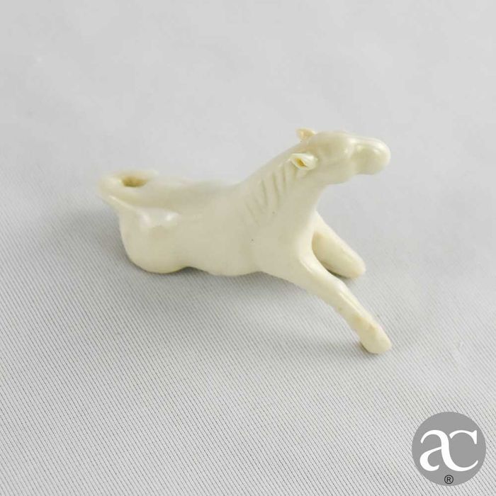 Conjunto de 7 cavalos porcelana da China “Blanc de Chine”