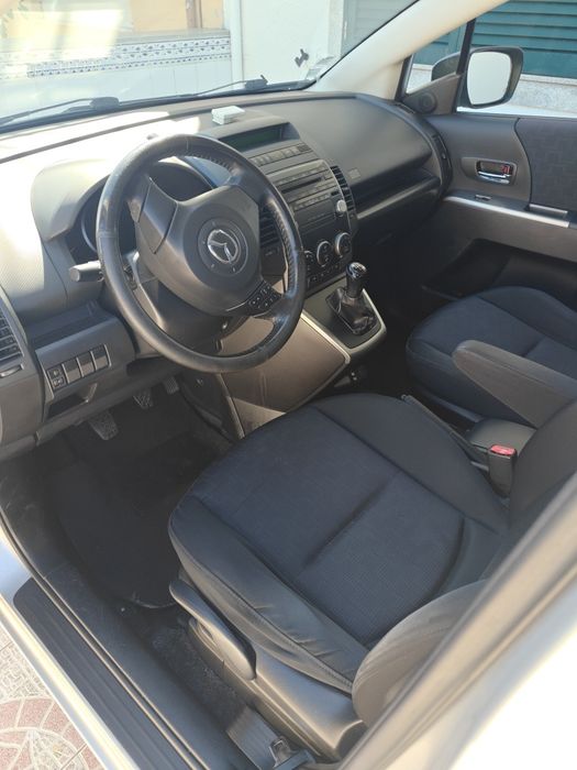 Mazda 5 com 7 lugares