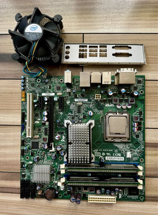 Intel  Desktop DQ45CB LGA775  + Intel Pentium Dual-Core E6700  + DDR 2