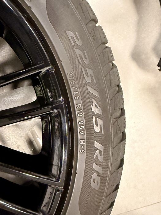 Koła zimowe Pirelli + Felgi 18” Mercedes Oryginalne ET40