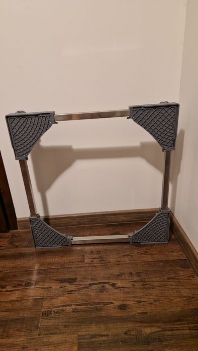 Podstawka pod pralkę antywibracyjna  NIUXX Regulowana  42-66cm.