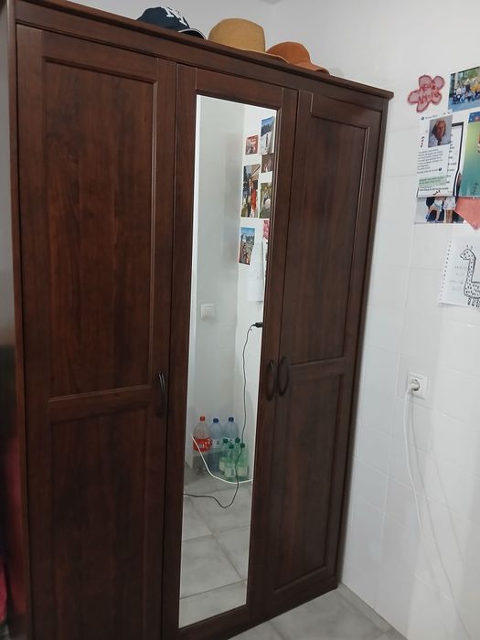 Roupeiro semi novo
