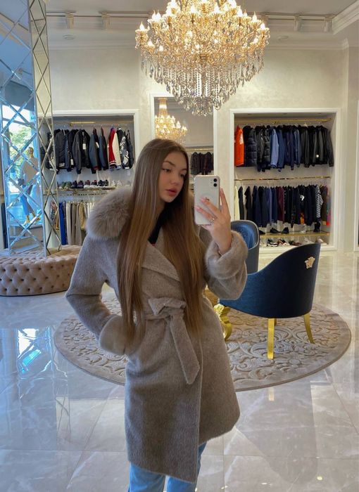 Пальто з натуральним хутром